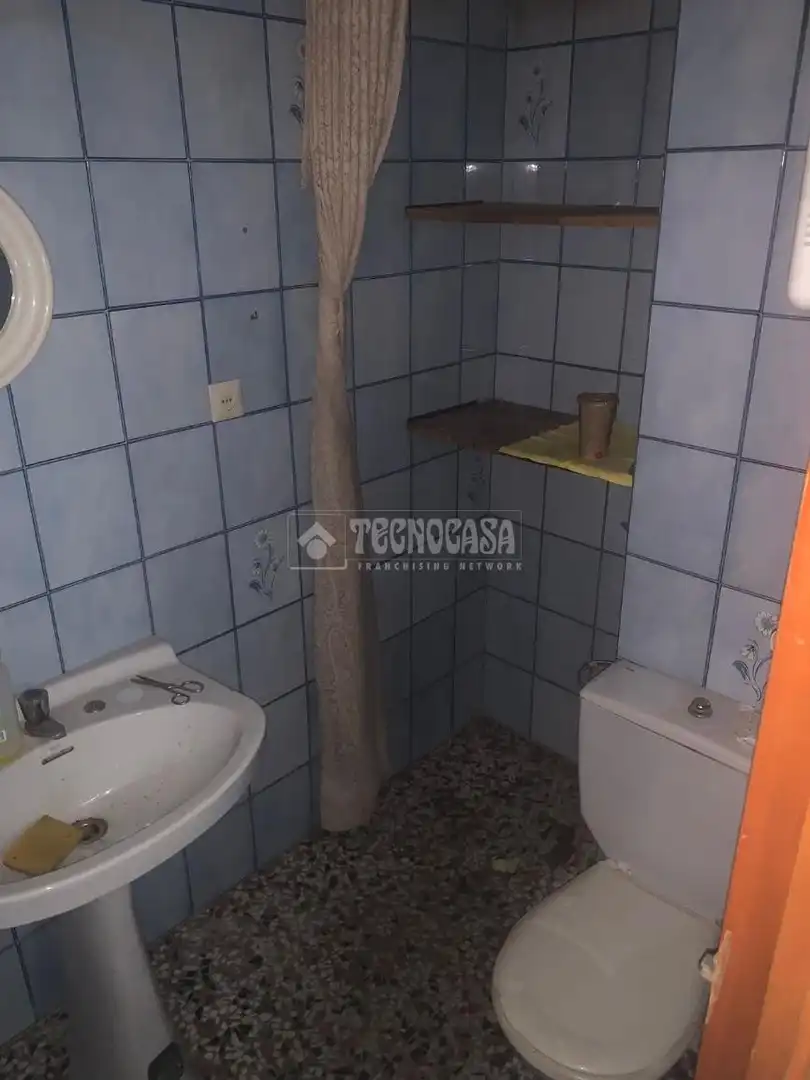 Local en venda a Nuevo Parque - Los Rosales - Tráfico Pesado