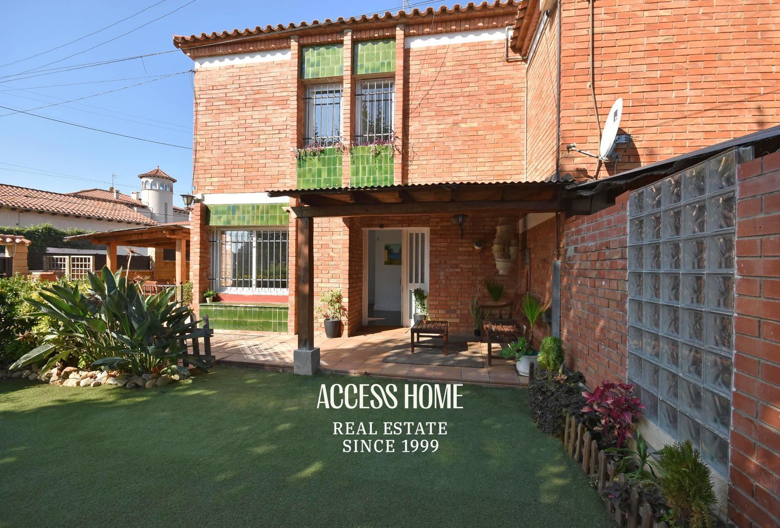 Exterior view of House or chalet to rent in El Masnou  with Air Conditioner, Heating and Furnished