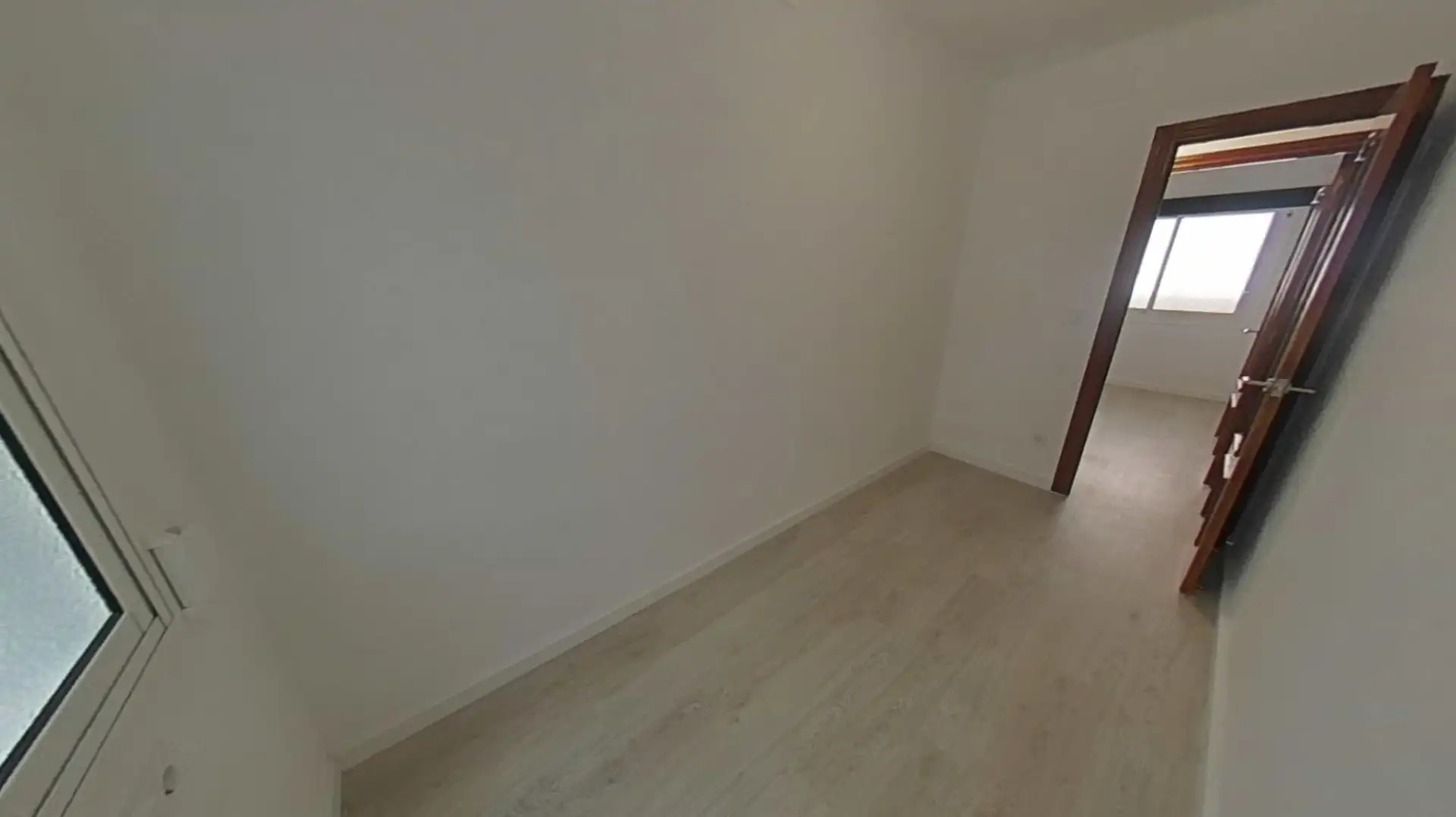 Habitación de Piso en venta en Badalona con Parquet y Horno
