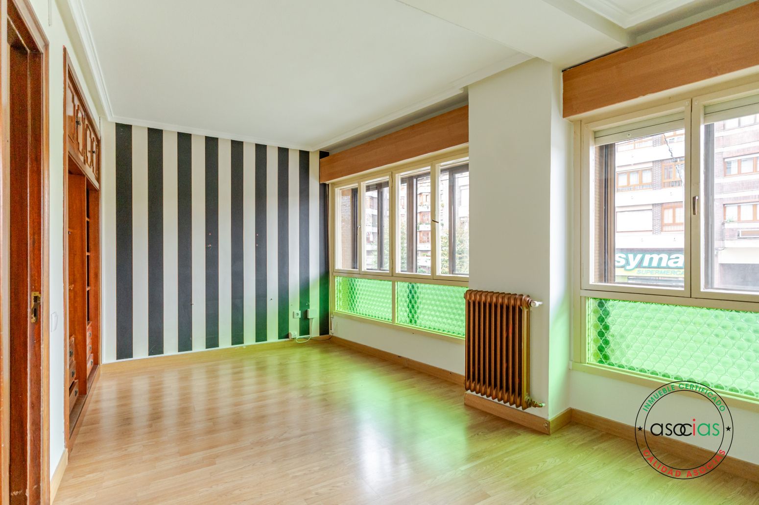 Living room of Flat for sale in Gijón   with Heating, Terrace and Storage room