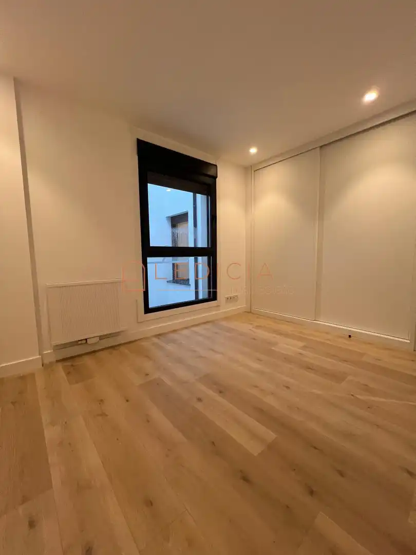 Flat with lift for sale in Sanjurjo Badía, imagen 18