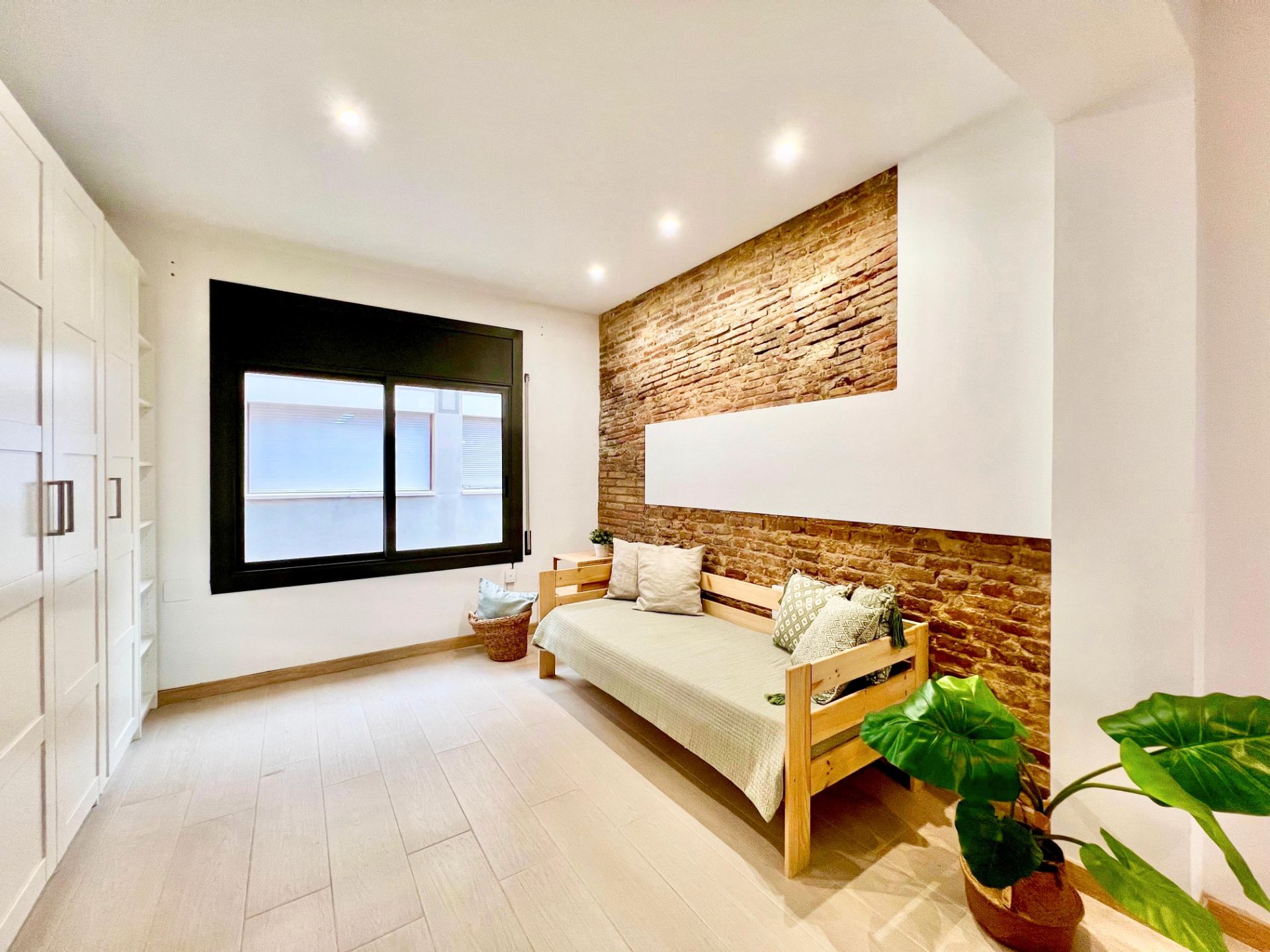 Dormitori de Pis en venda en  Barcelona Capital amb Moblat, Forn i Rentadora