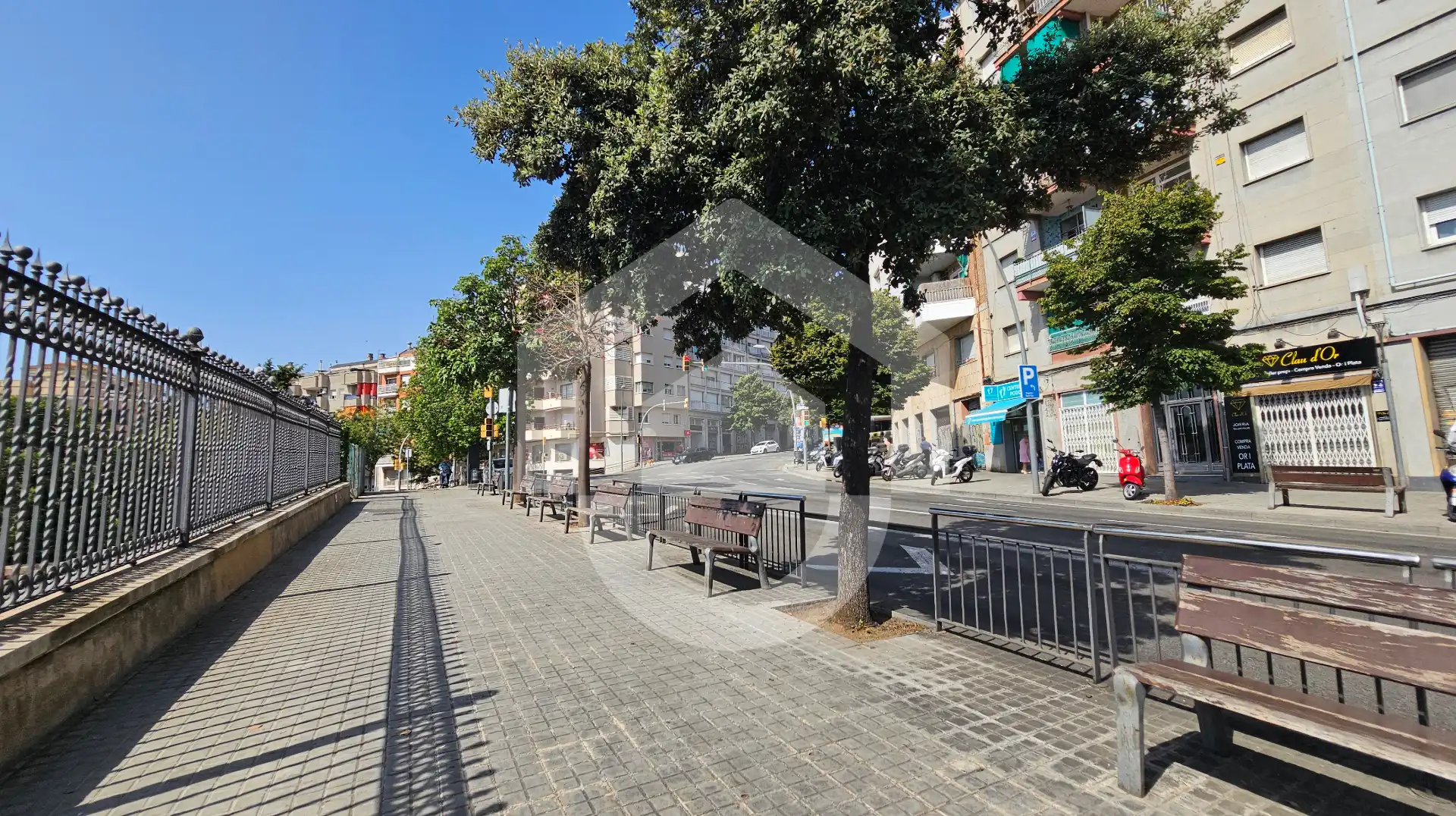 Vista exterior de Piso en venta en Barcelona