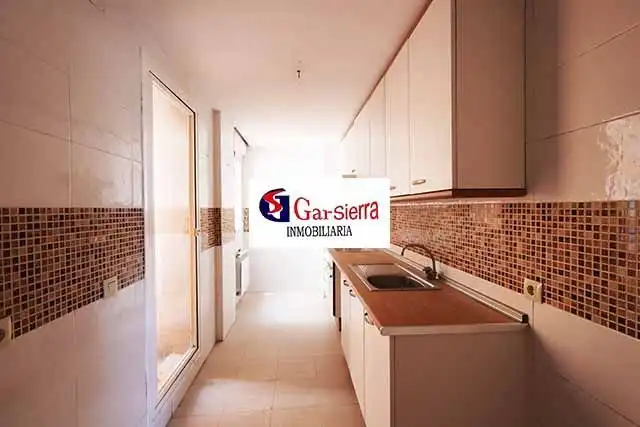 Cocina de Piso en venta en Valdemoro con Calefacción, Trastero y Piscina comunitaria