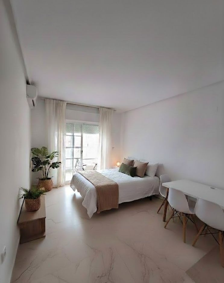 Dormitori de Pis de lloguer en Torrevieja amb Aire condicionat, Moblat i Forn