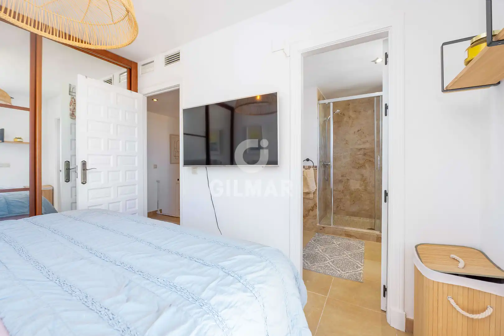 Schlafzimmer von Einfamilien-Reihenhaus zum Verkauf in Tarifa mit Heizung, Privatgarten und Schwimmbad