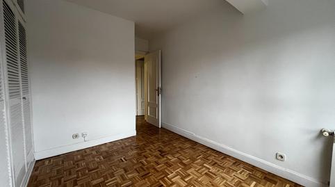 Foto 4 de Piso de alquiler en Calle Añastro, Apóstol Santiago,  Madrid Capital