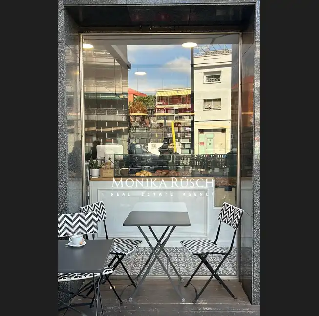 Business premises for transfer in Castell - Poble Vell, imagen 5