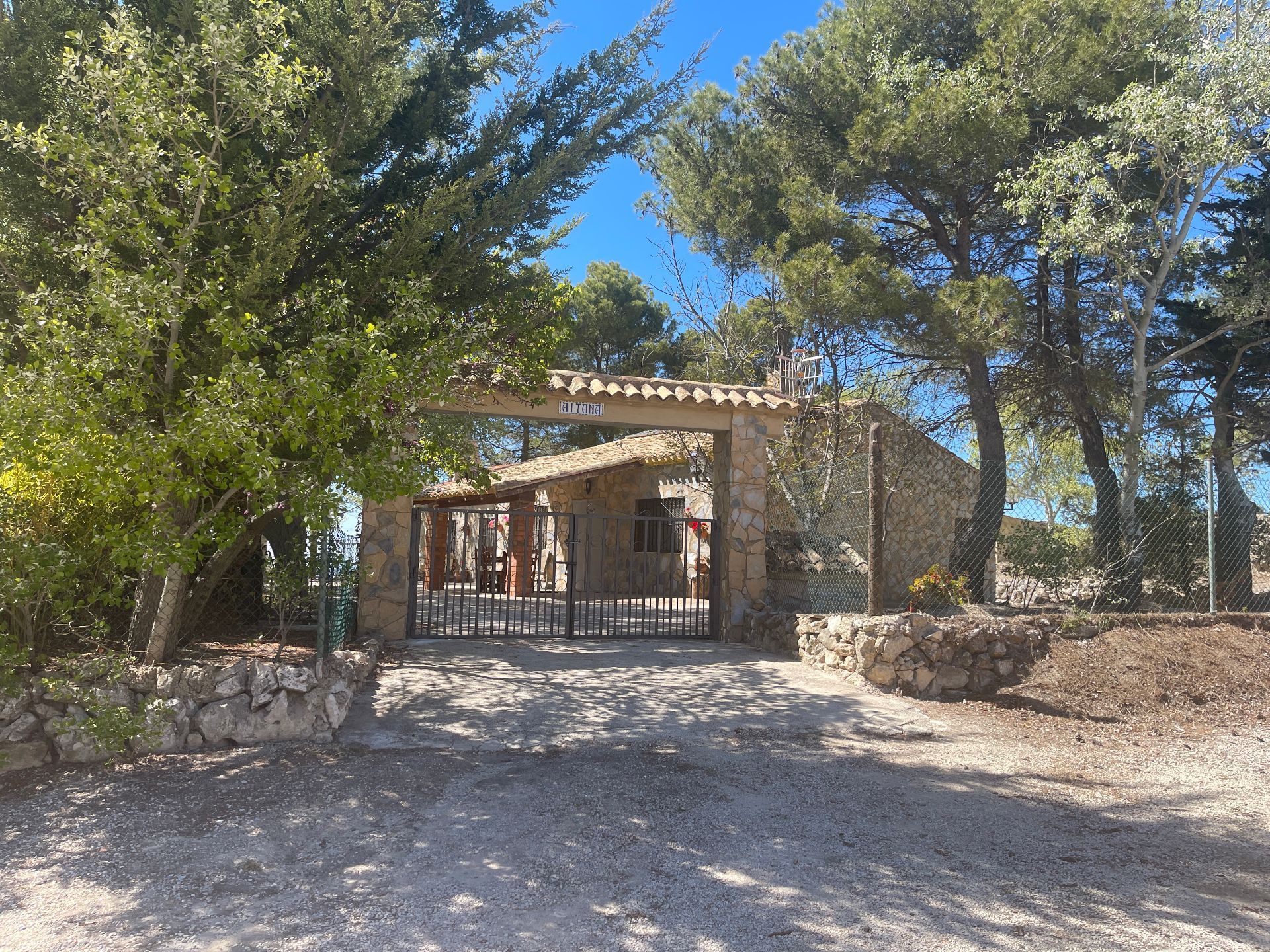 Vista exterior de Casa o xalet en venda en Confrides amb Moblat