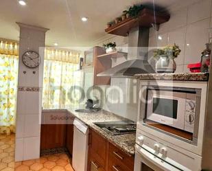 Kitchen of Planta baja to rent in  Sevilla Capital  with Air Conditioner and Furnished