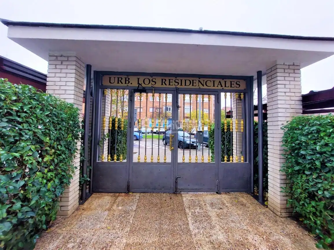 Vista exterior de Pis en venda en Colmenar Viejo amb Aire condicionat, Calefacció i Terrassa