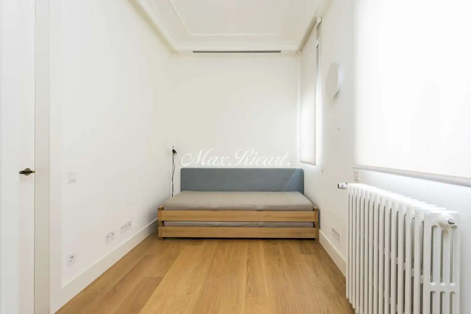 Dachboden zur Miete in N/A, Dreta de l'Eixample