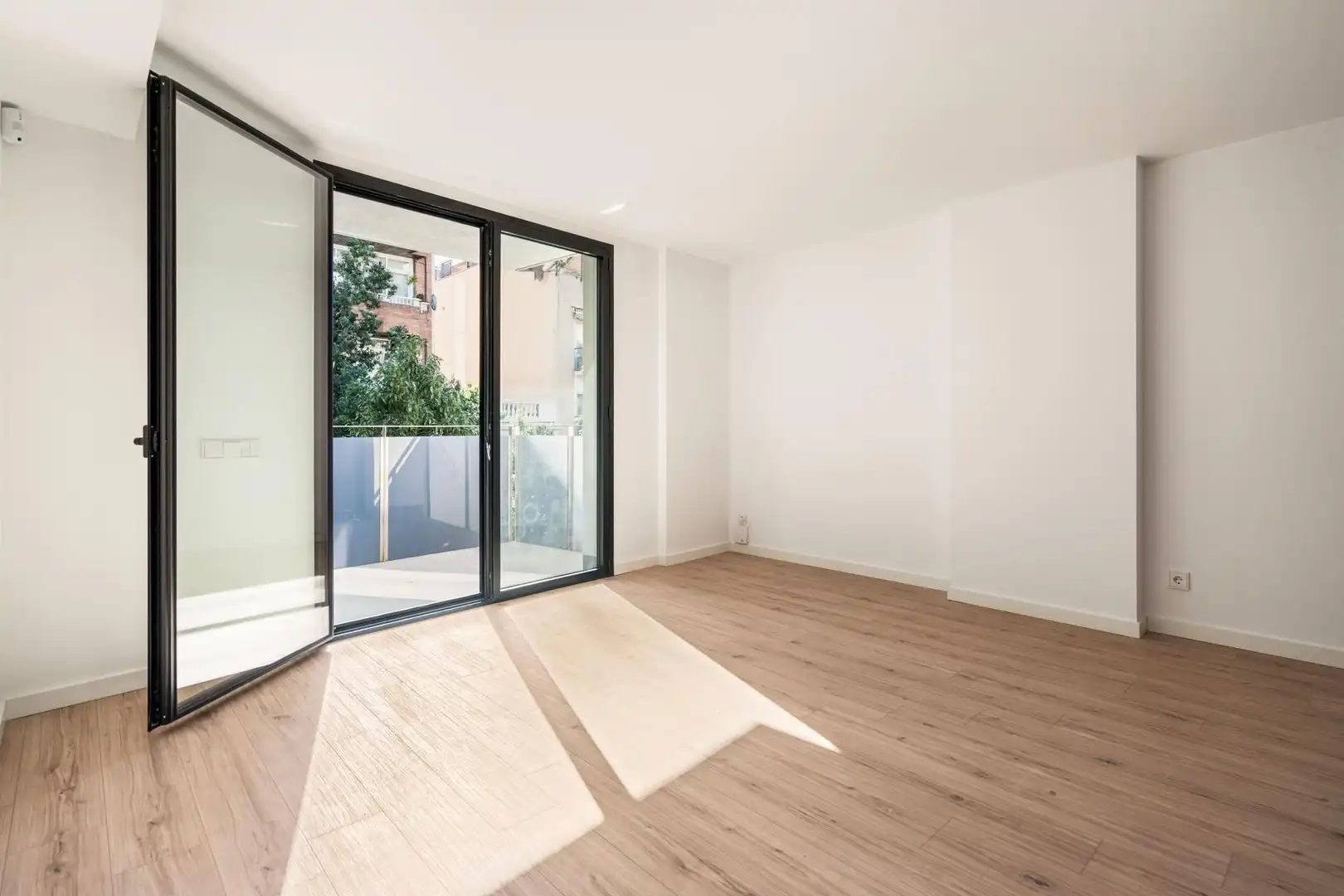 Schlafzimmer von Wohnung zum Verkauf in Badalona mit Klimaanlage, Parkett und Abstellraum