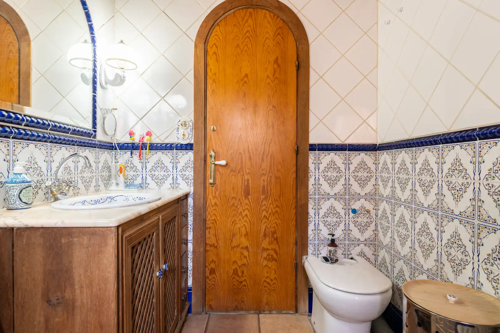Badezimmer von Dachboden zum Verkauf in Reus mit Klimaanlage, Heizung und Parkett