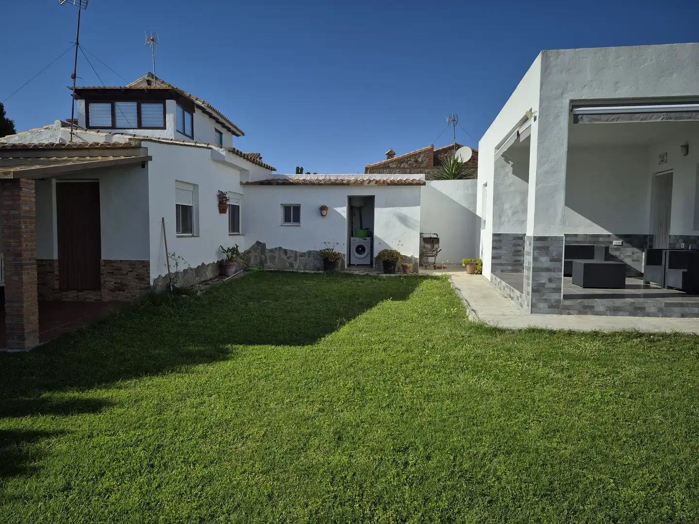 Exterior view of Buildings for sale in Barbate