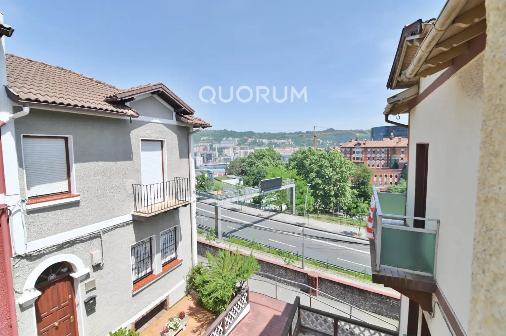 Terrassa de Casa adosada en venda en Bilbao  amb Calefacció, Jardí privat i Terrassa