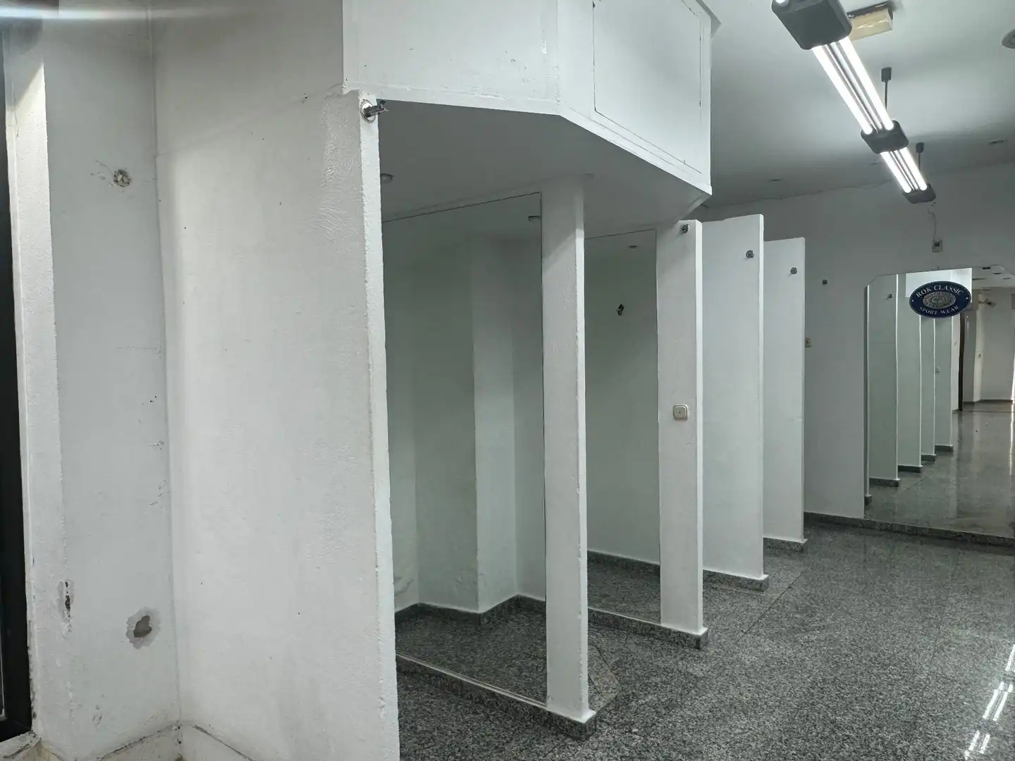 Bany de Local de lloguer en Málaga amb Aire condicionat