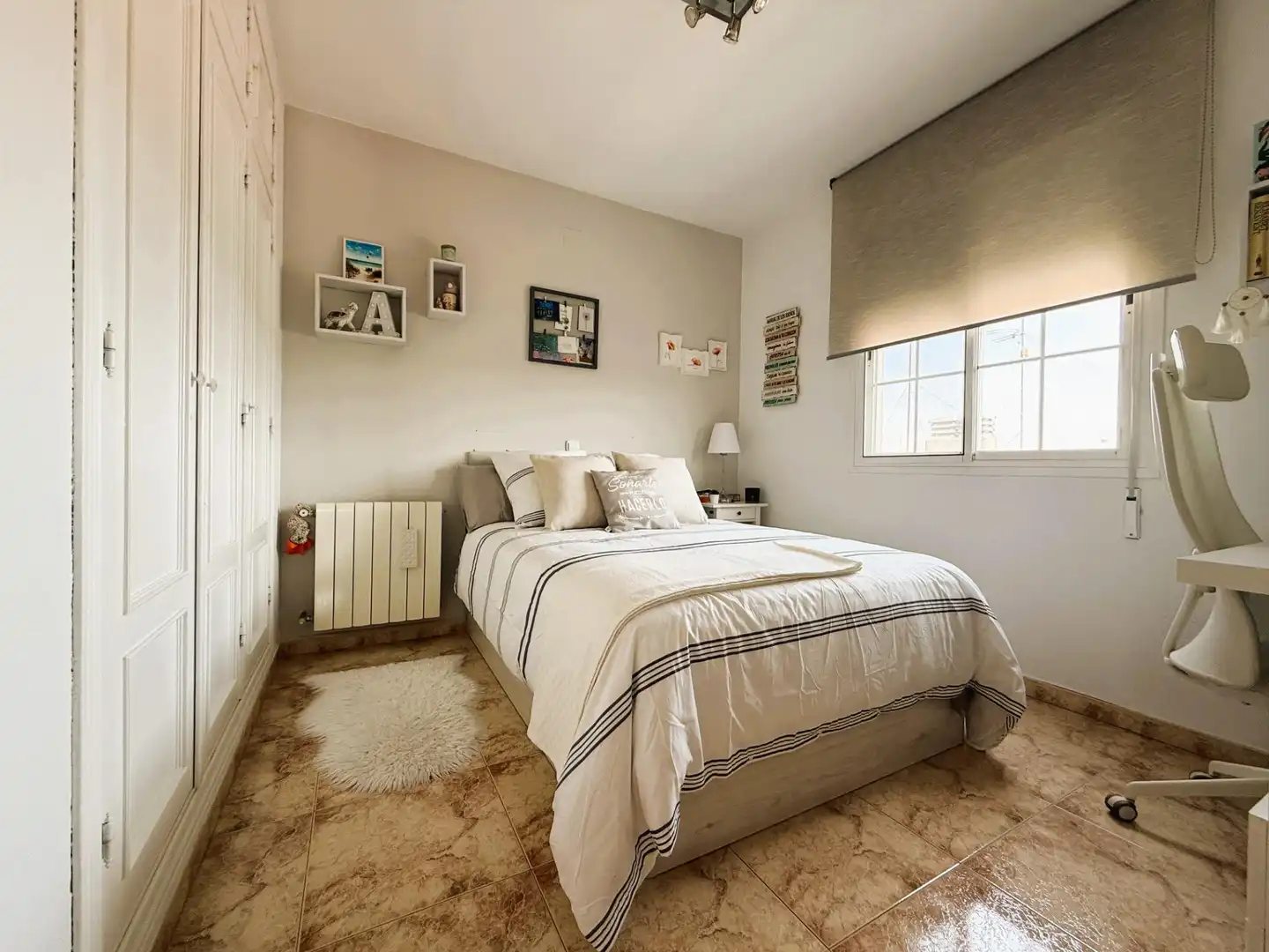 Habitación de Casa adosada en venta en Loeches con Calefacción, Jardín privado y Terraza