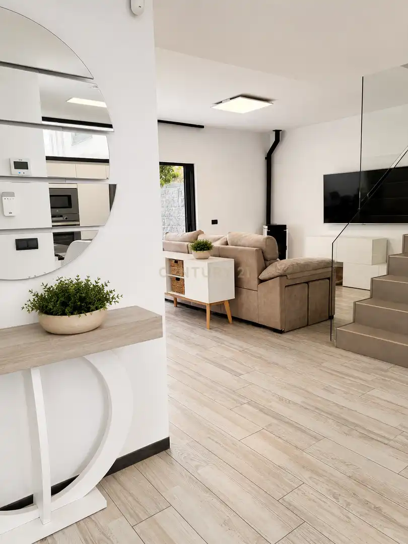 Living room of Houses for sale in Málaga  with Air Conditioner, Private garden and Storage room