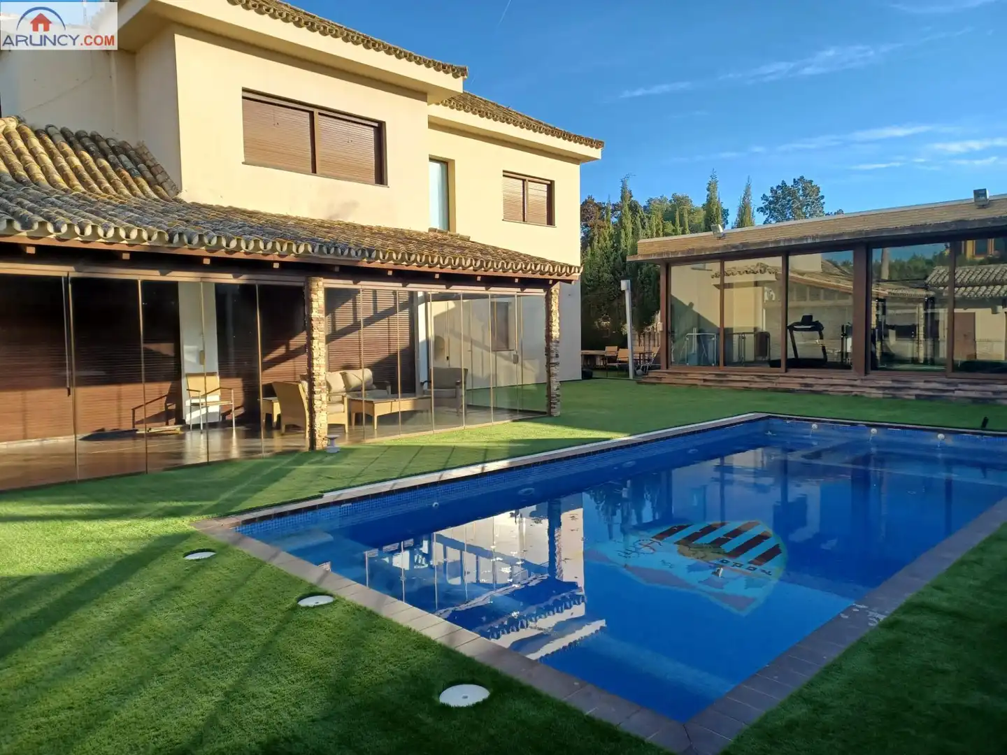 Piscina de Casa o xalet en venda en Alcalá de Guadaira amb Aire condicionat, Jardí privat i Traster