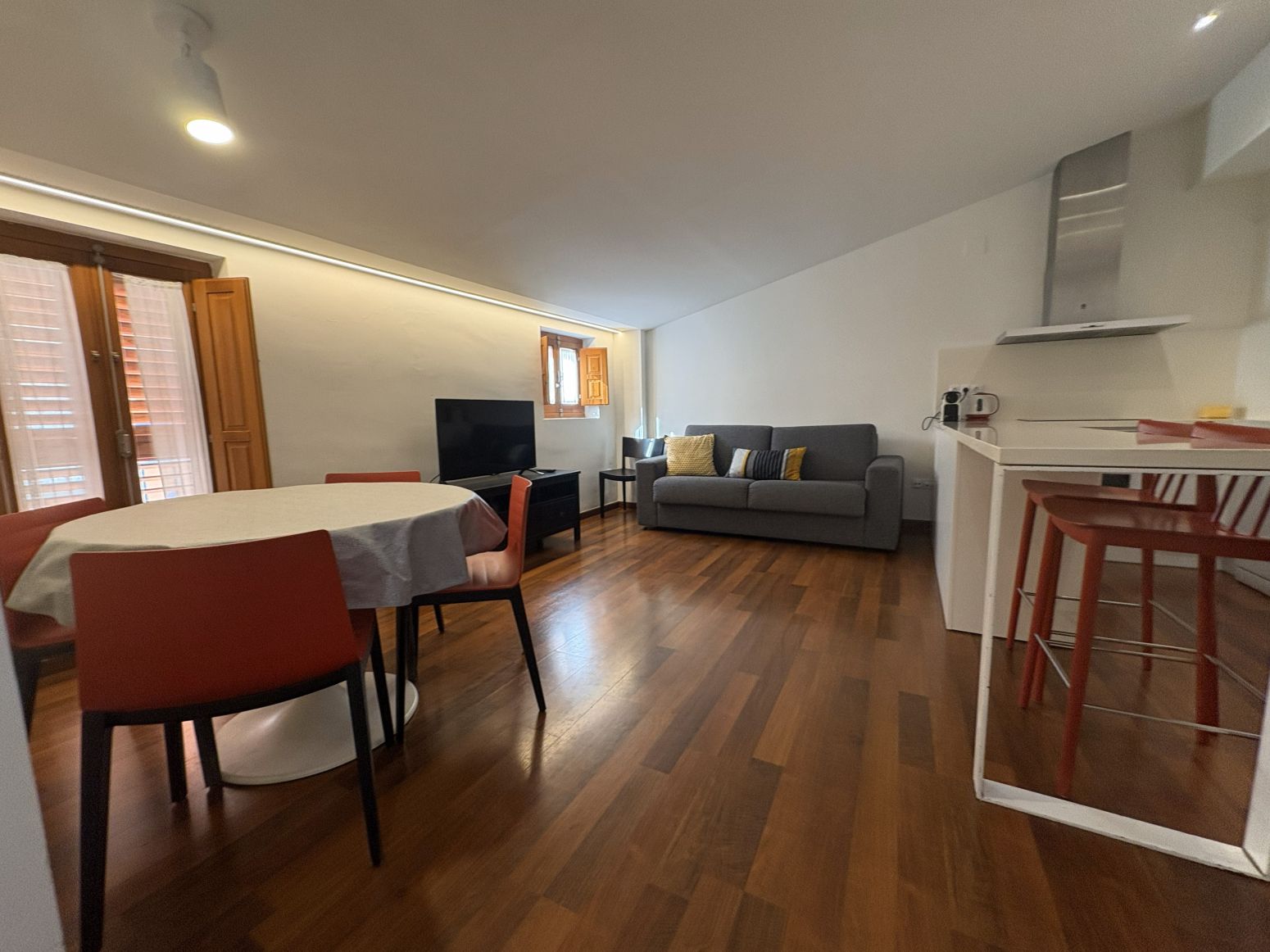 Sala d'estar de Àtic de lloguer en  Valencia Capital amb Parquet i Terrassa