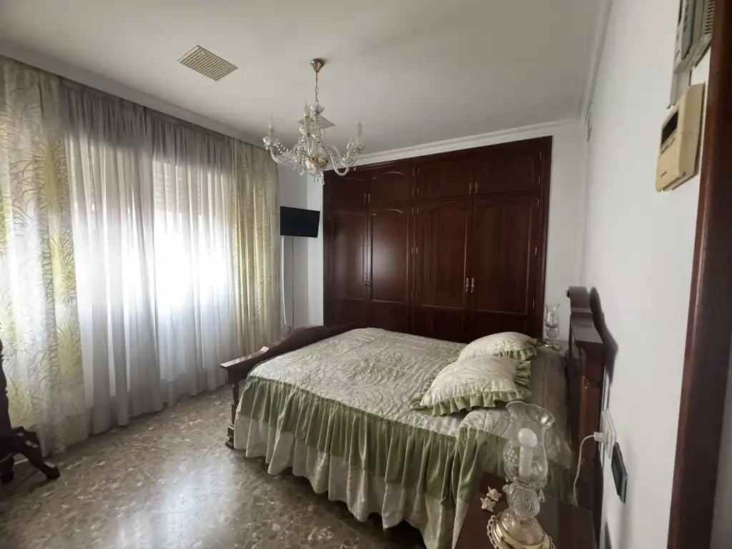 Schlafzimmer von Haus oder Chalet zum Verkauf in Algeciras mit Ofen und Waschmaschine