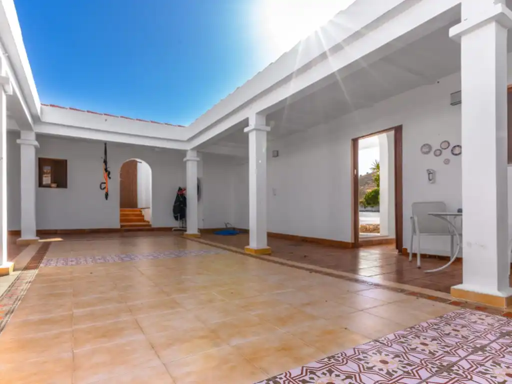 Houses for sale in Berja