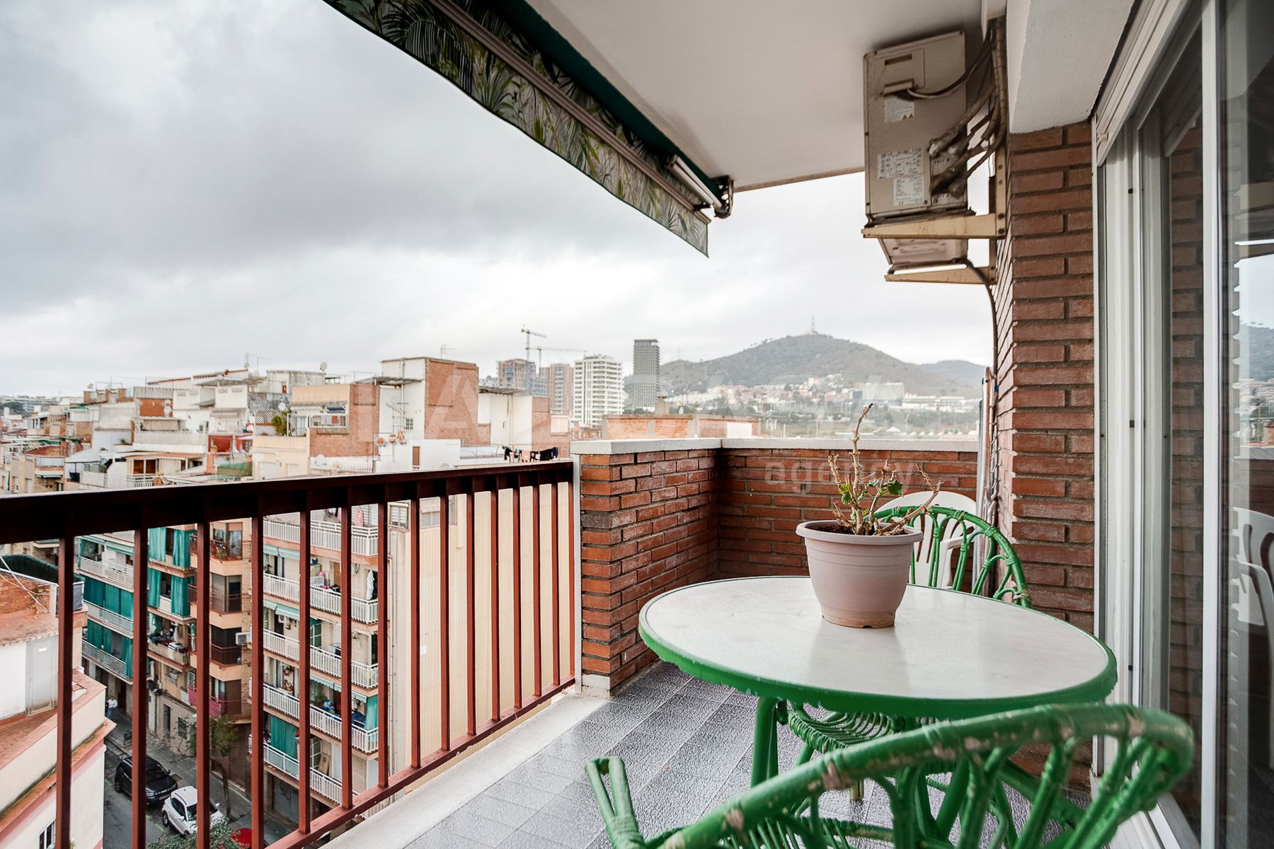 Terrassa de Pis en venda en L'Hospitalet de Llobregat amb Balcó