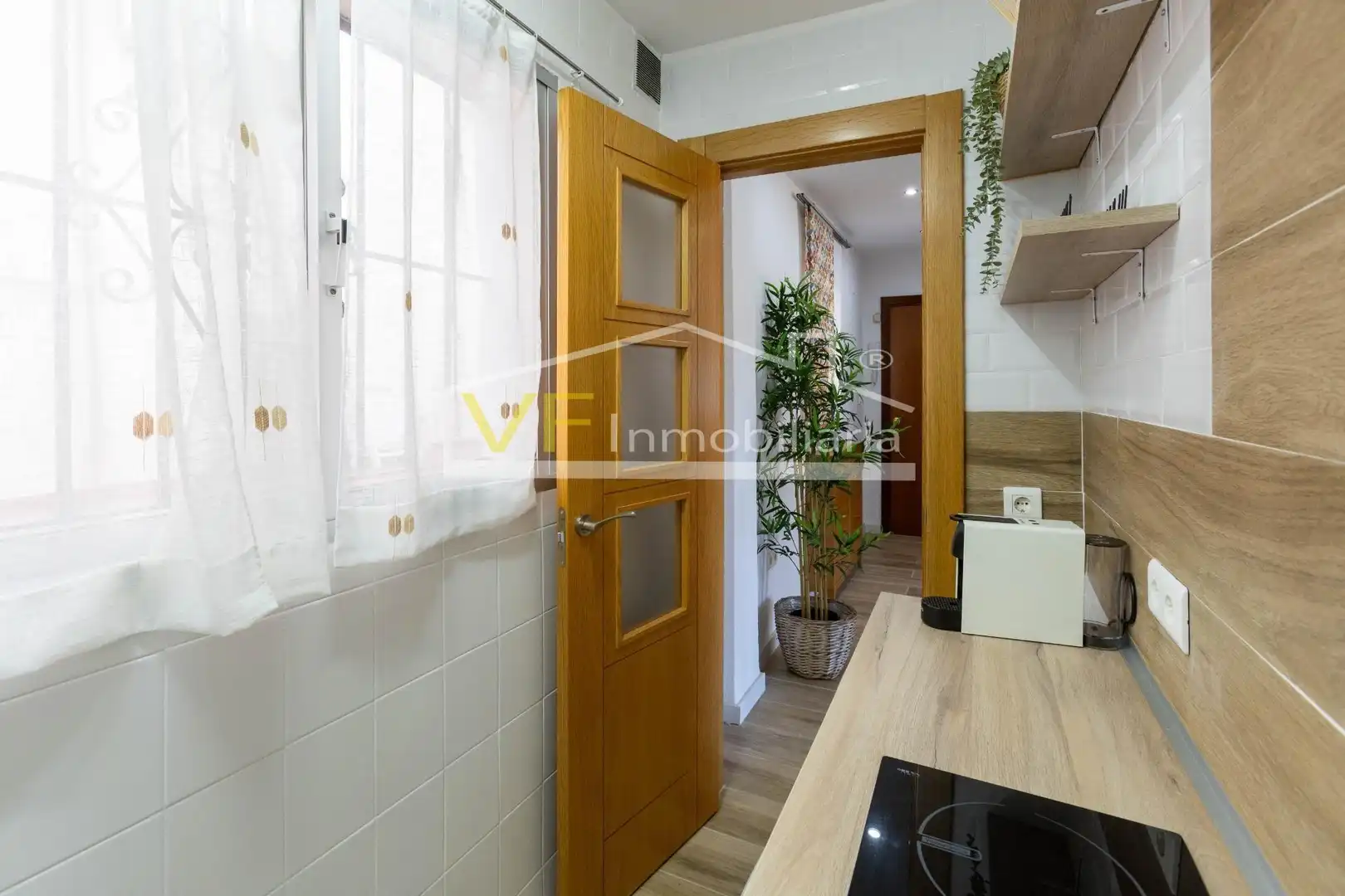 Cuina de Apartament en venda en Torremolinos amb Jardí privat, Terrassa i Piscina comunitària