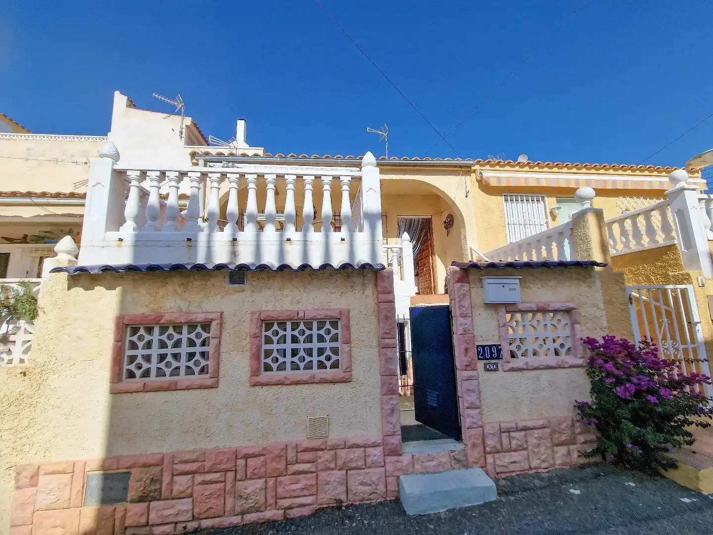 Vista exterior de Casa adosada en venda en San Fulgencio
