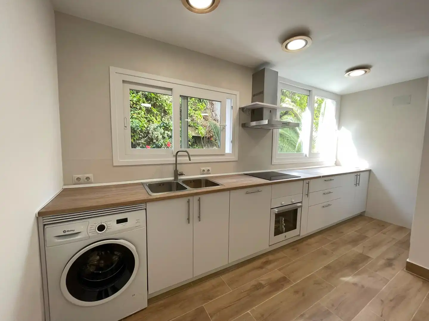 Kitchen of Flat for rent in Málaga  with Air Conditioner, Terrace and Balcony