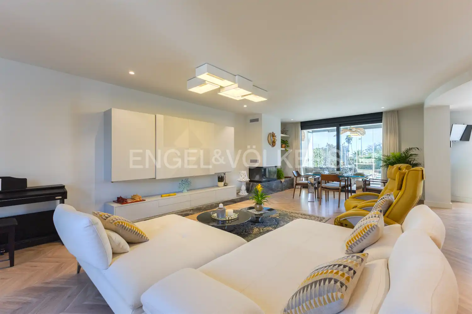 Sala d'estar de Casa o xalet en venda en Castellón de la Plana / Castelló de la Plana amb Aire condicionat, Calefacció i Jardí privat