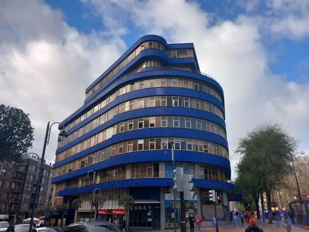 Oficina amb ascensor en venda a Deusto