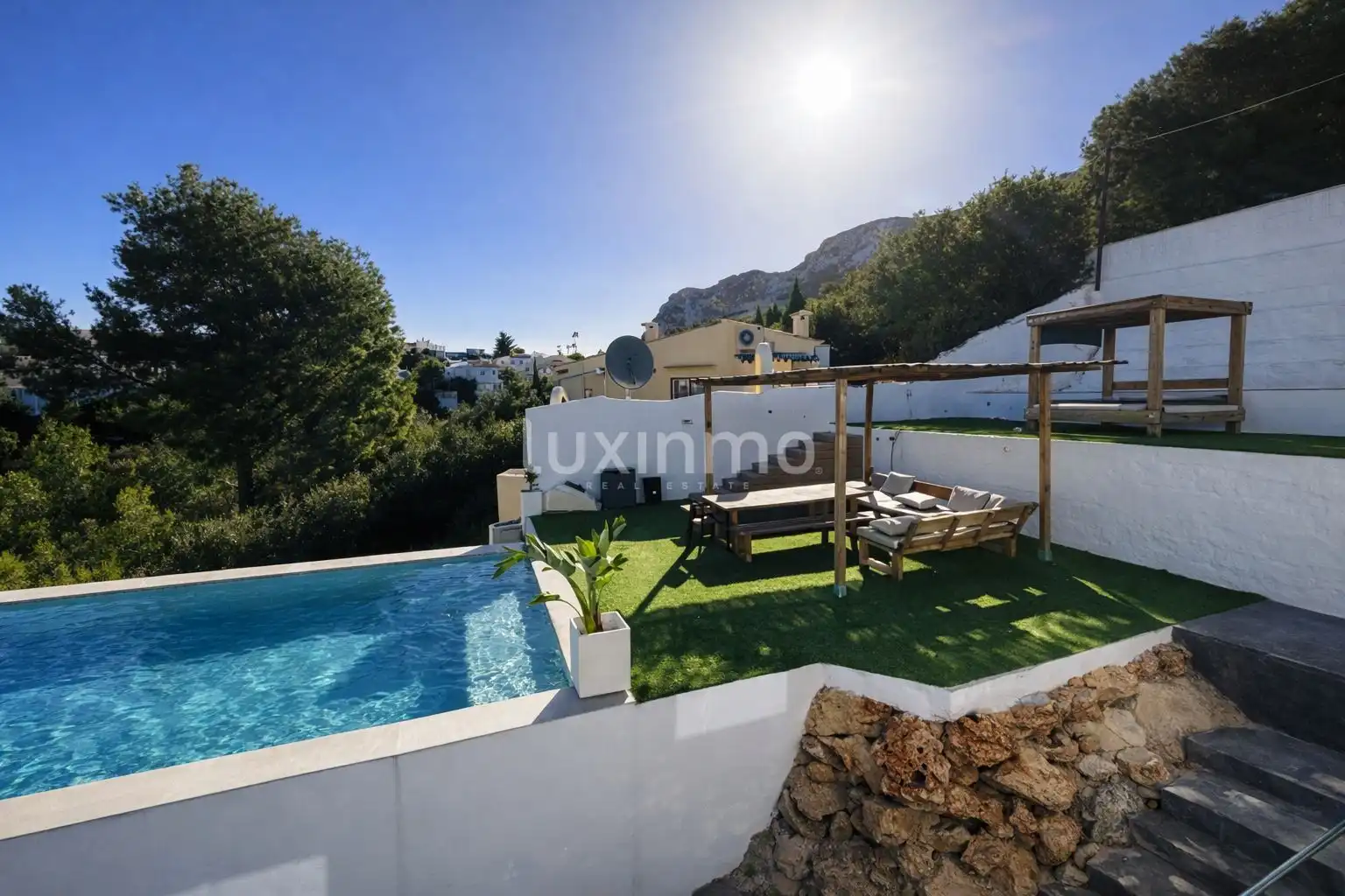 Außenansicht von Haus oder Chalet zum Verkauf in Dénia mit Klimaanlage, Terrasse und Abstellraum