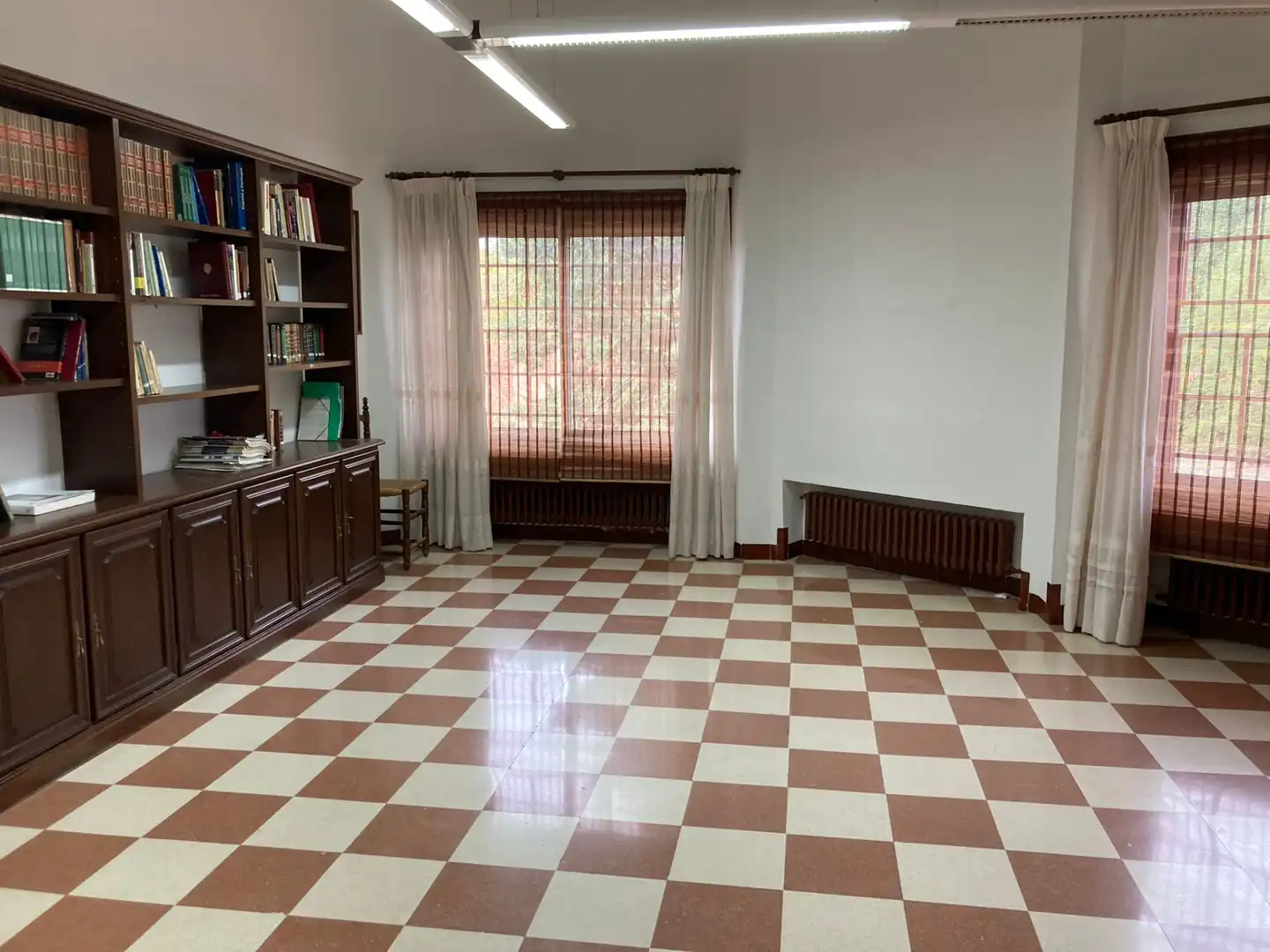 Sala d'estar de Casa o xalet en venda en Ainzón amb Calefacció, Jardí privat i Terrassa