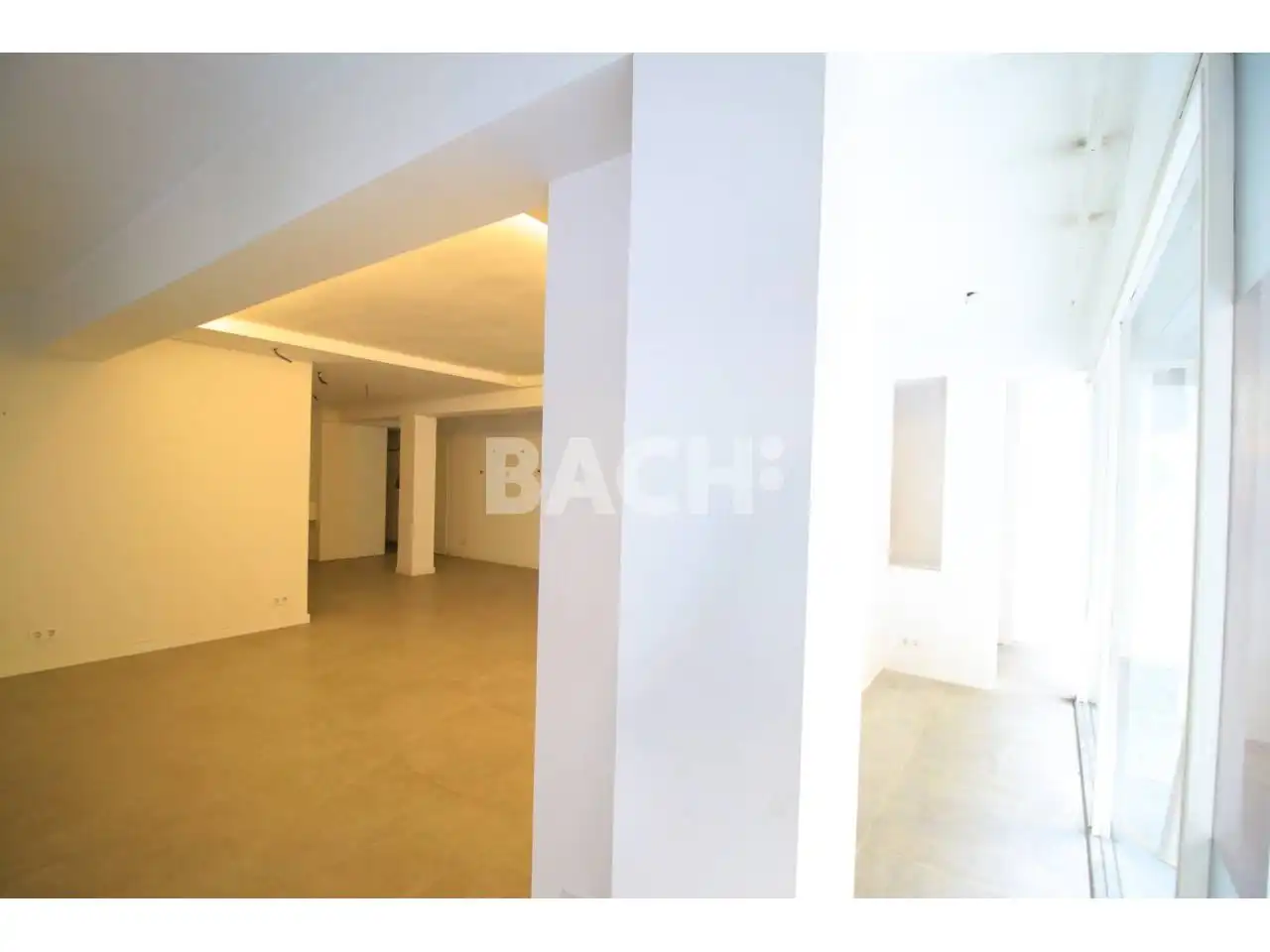 Commercial properties for rent in Calle manlleu, 50, Nord