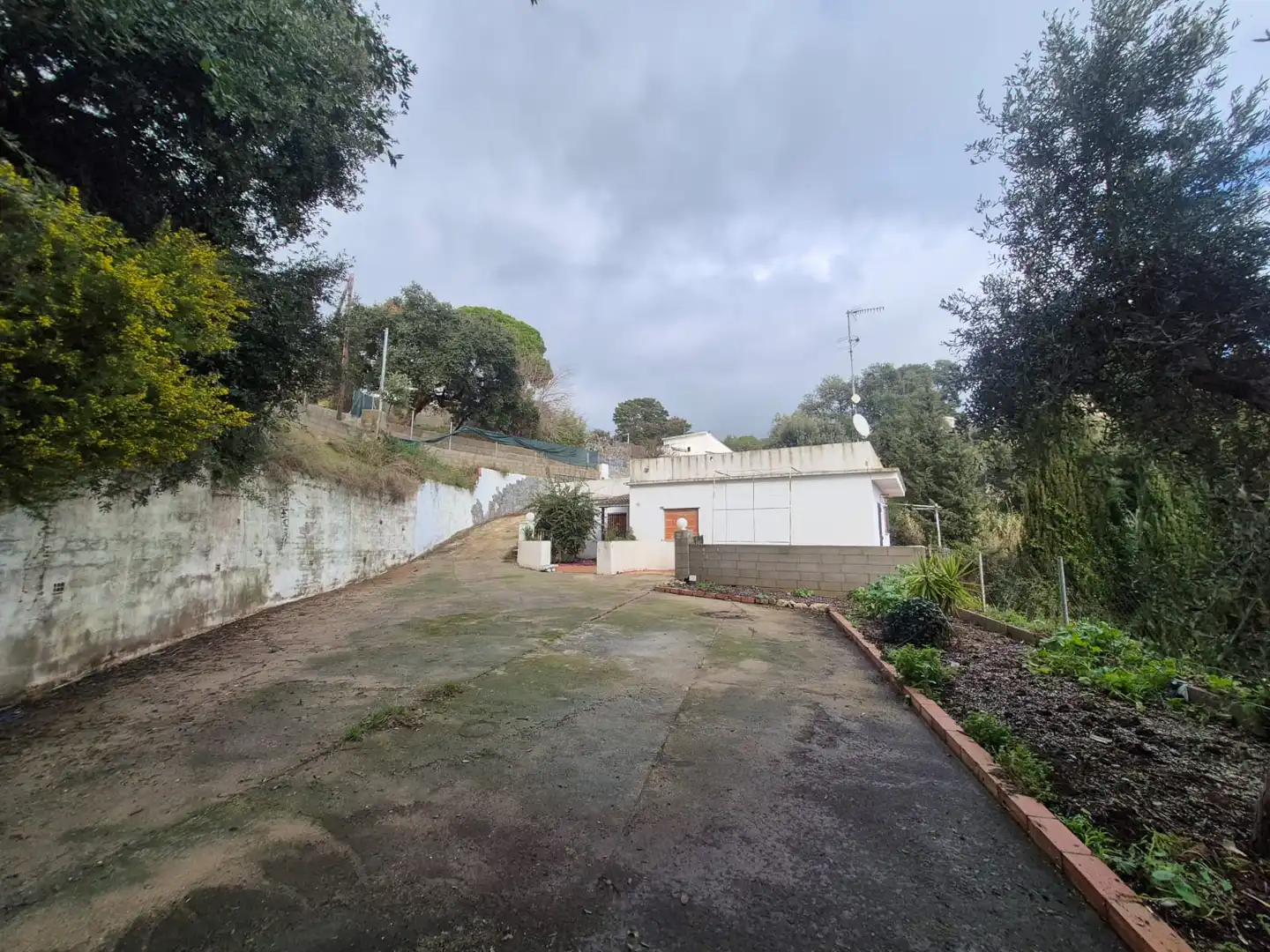 Außenansicht von Haus oder Chalet zum Verkauf in Sant Cebrià de Vallalta mit Privatgarten