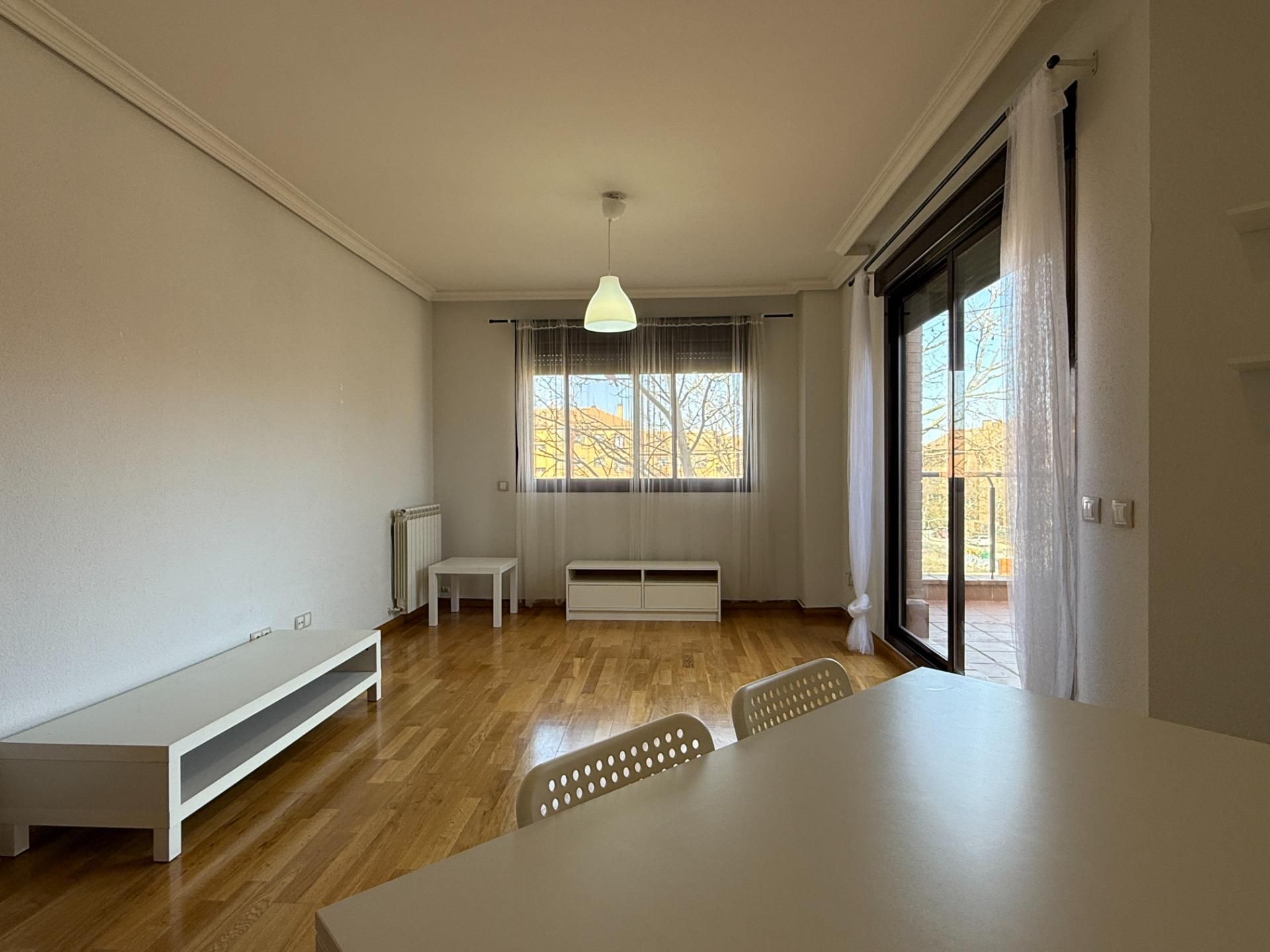 Sala de estar de Piso en venta en Yebes con Calefacción, Terraza y Trastero