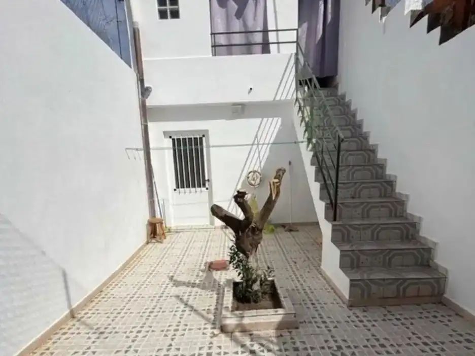 Vista exterior de Casa adosada en venda en Arroyomolinos (Cáceres) amb Aire condicionat i Balcó