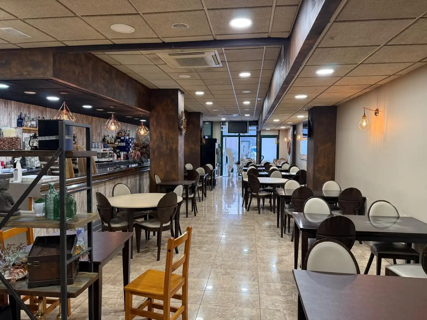 Local comercial en traspaso en Sant Ramón, imagen 3