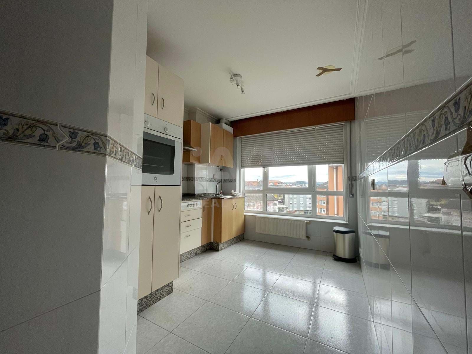 Cuina de Dúplex en venda en Carballo amb Calefacció