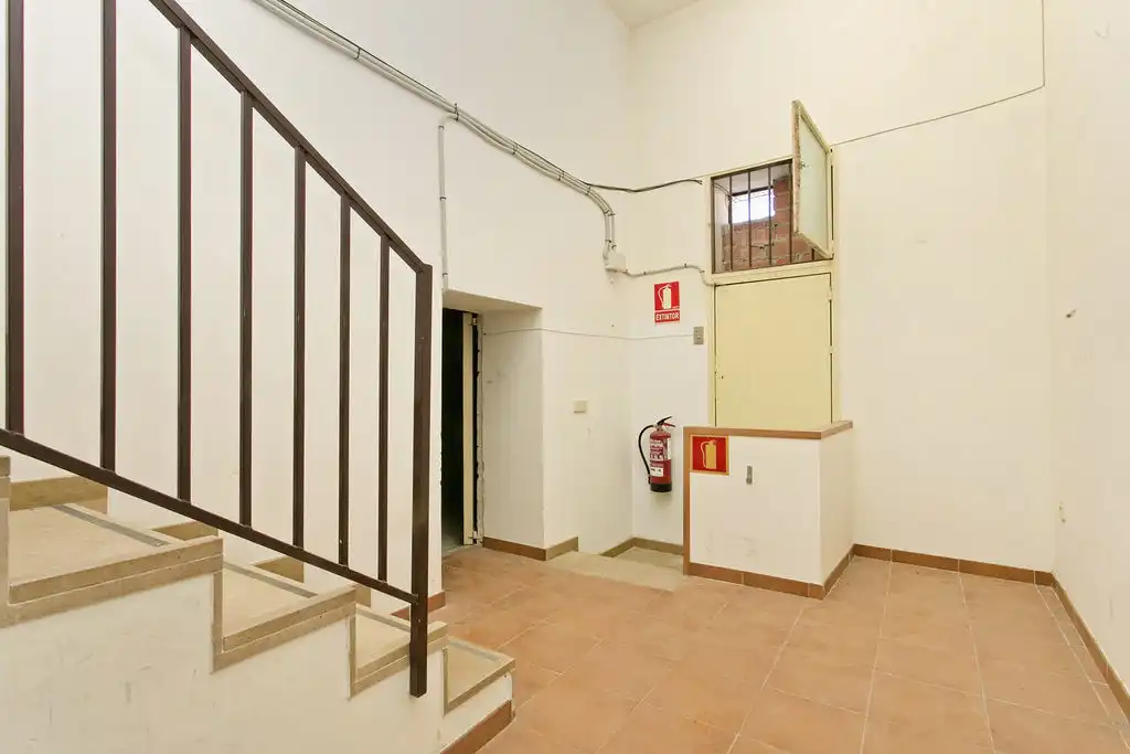 Local en venta en La Llacuna