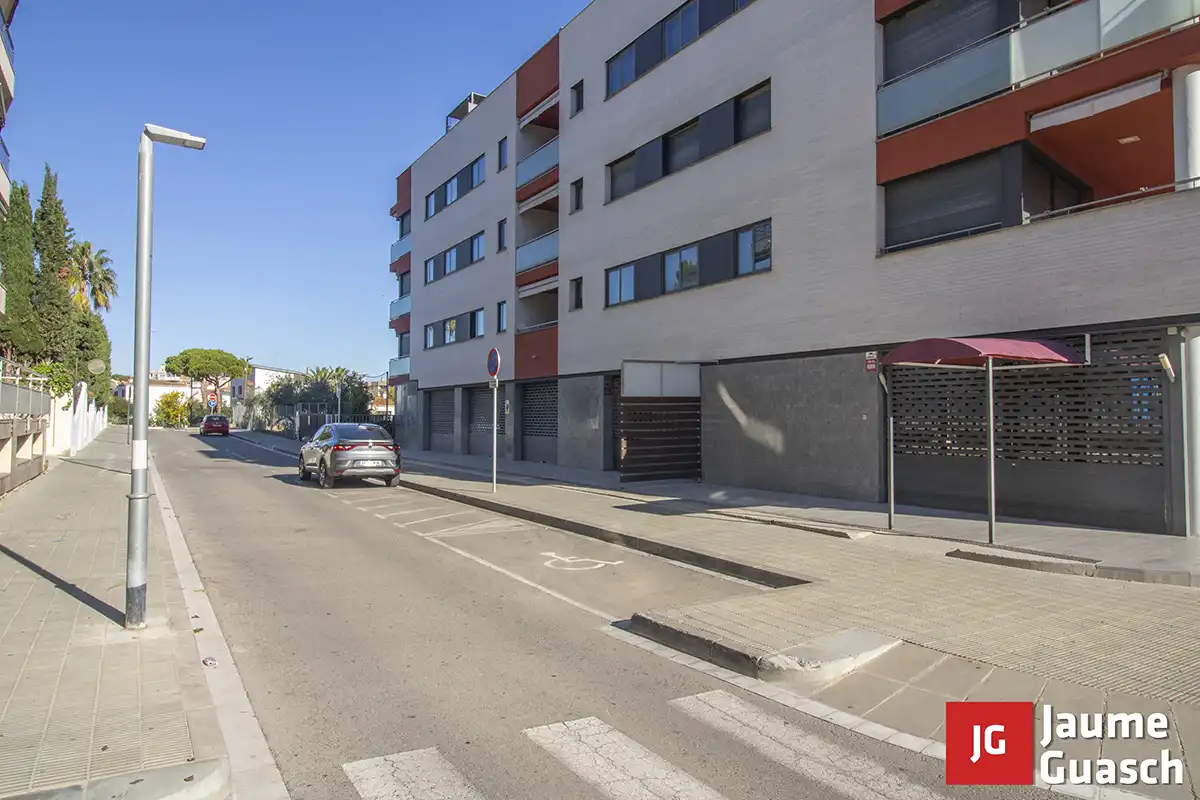 Vista exterior de Local en venta en Torredembarra con Terraza