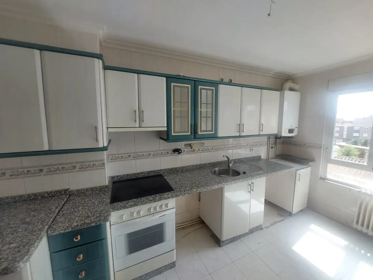 Cocina de Piso en venta en San Andrés del Rabanedo