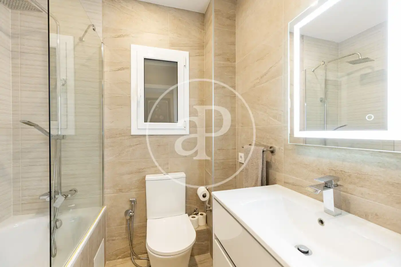 Baño de Piso en venta en Barcelona con Aire acondicionado y Calefacción