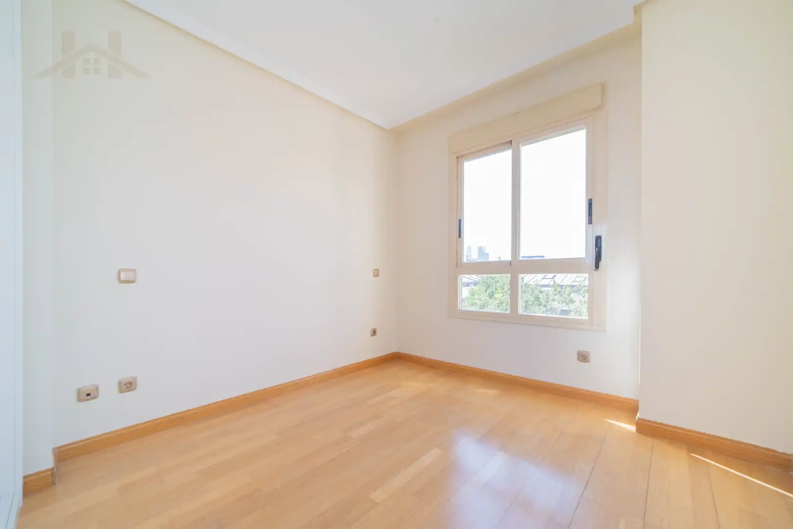 Bedroom of Flat for sale in Madrid  with Air Conditioner, Heating and Storage room