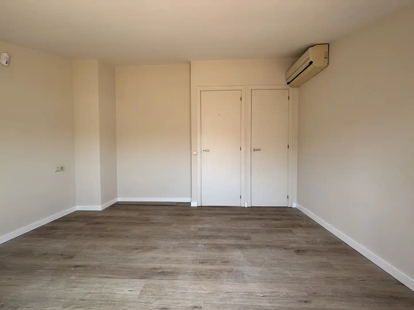 Duplexes for rent in Carrer de Monterols, Creu Alta