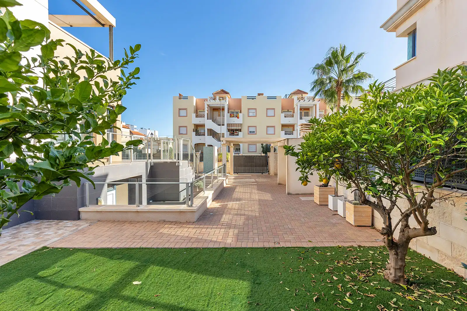 Vista exterior de Casa o chalet en venta en Orihuela con Piscina