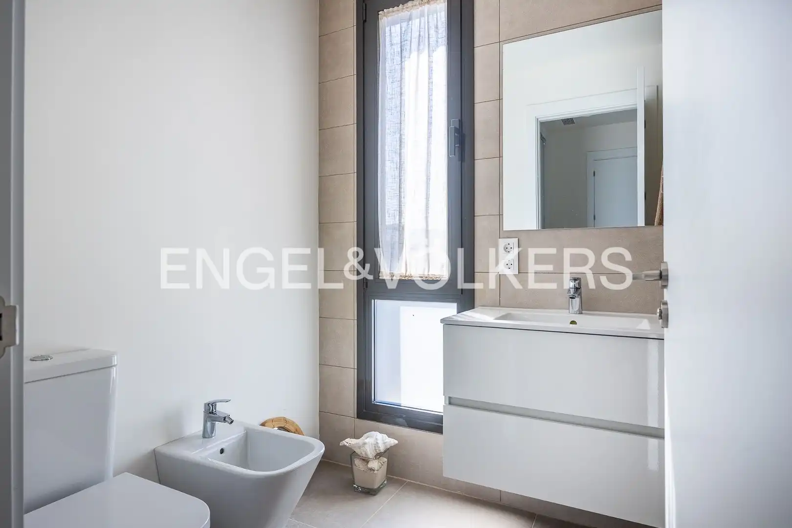 Bathroom of Detached homes for sale in Mairena del Aljarafe  with Air Conditioner, Heating and Private garden