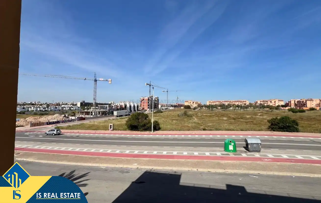Study for sale in Torrevieja  with Air Conditioner, Heating and Terrace